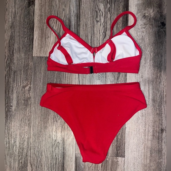 Vibrant Red Bikini Set - Picture 3 of 4